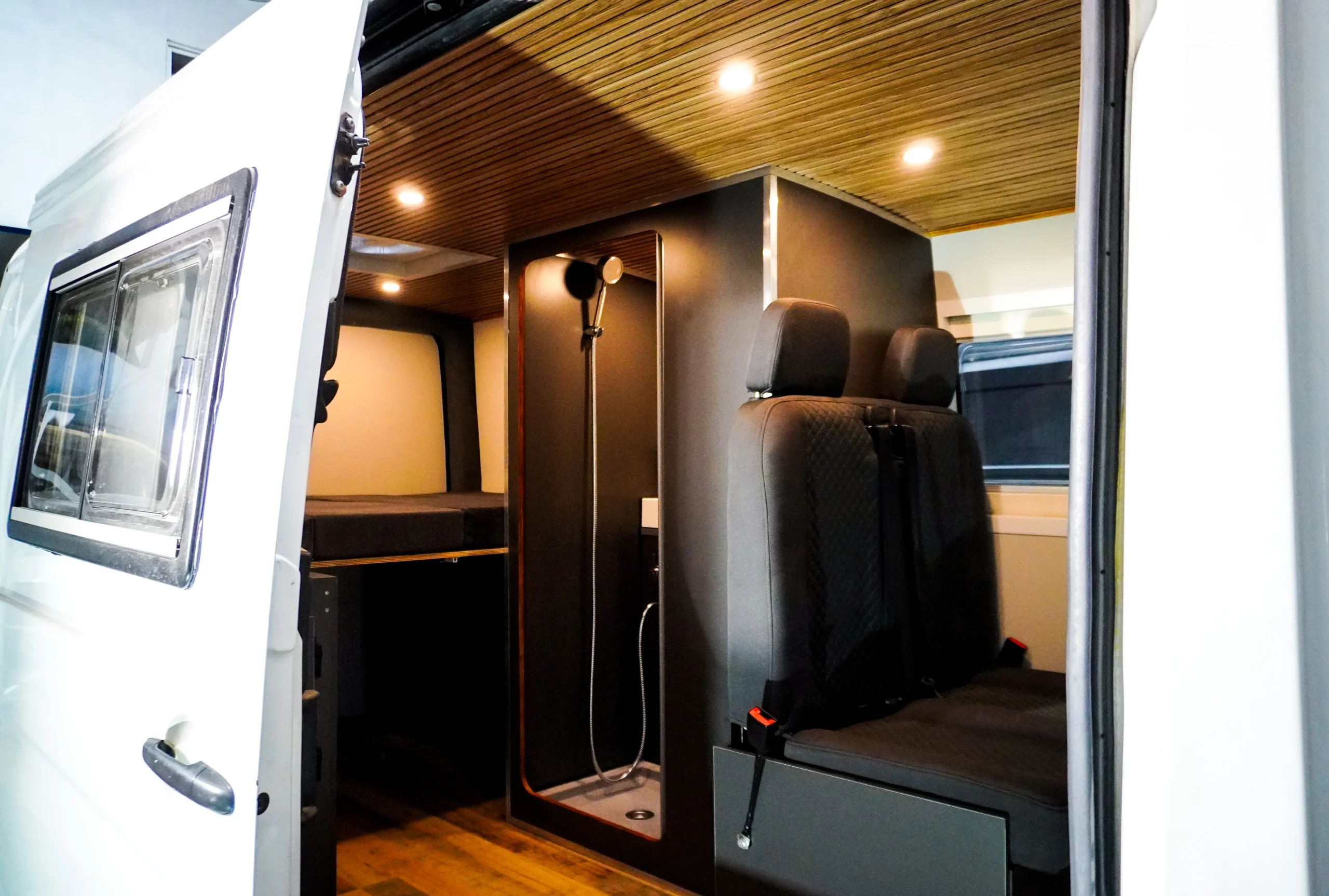 mercedes_sprinter_camper003