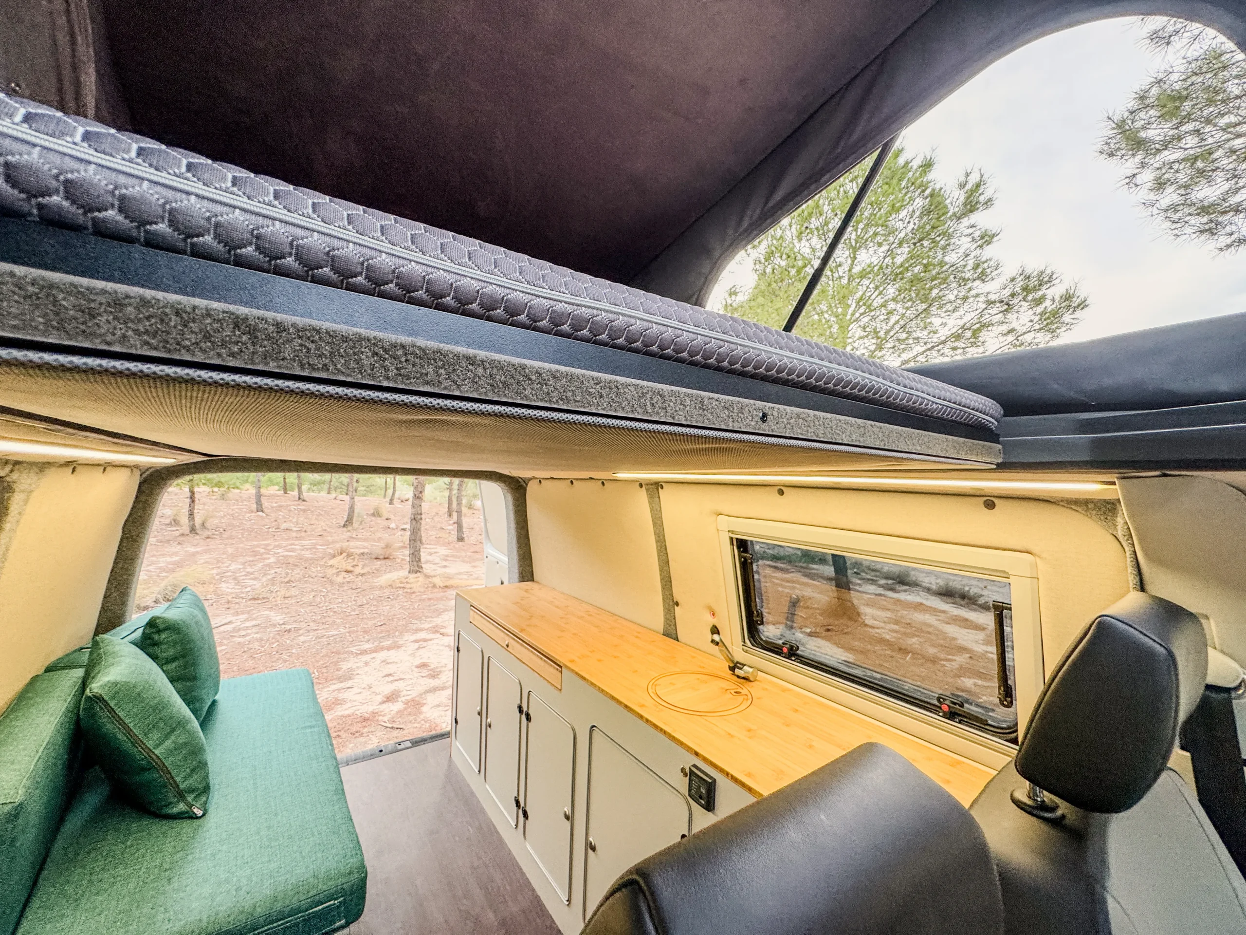 volkswagen-transporter-camper-31